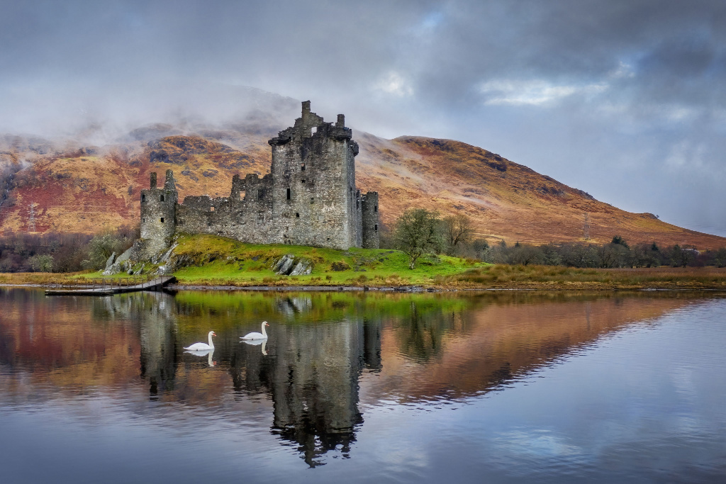Kilchurn Castle, Scotland | Gorgeous Castle On Loch Awe